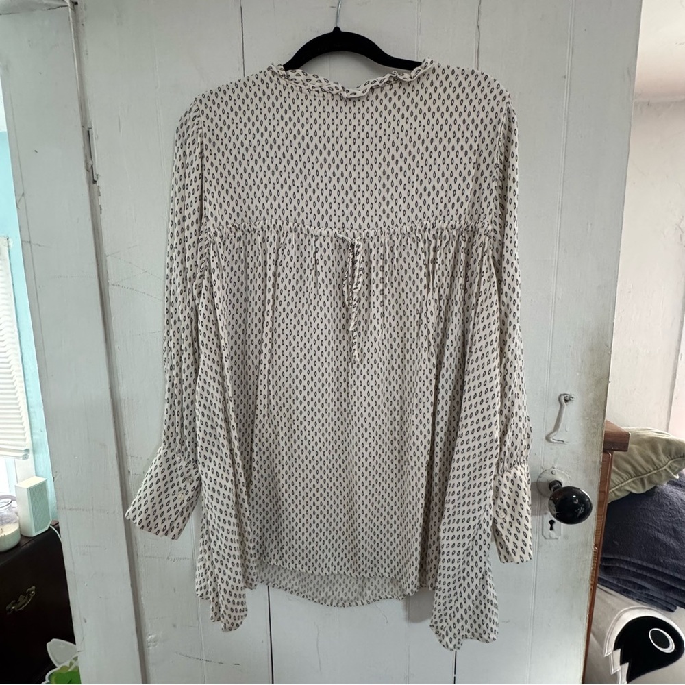 Patterned White Blouse - image 2